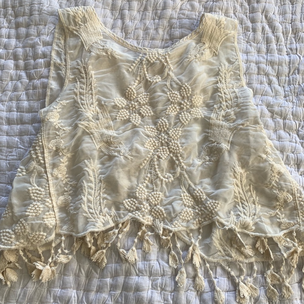 Cream patterned flowwy crop
